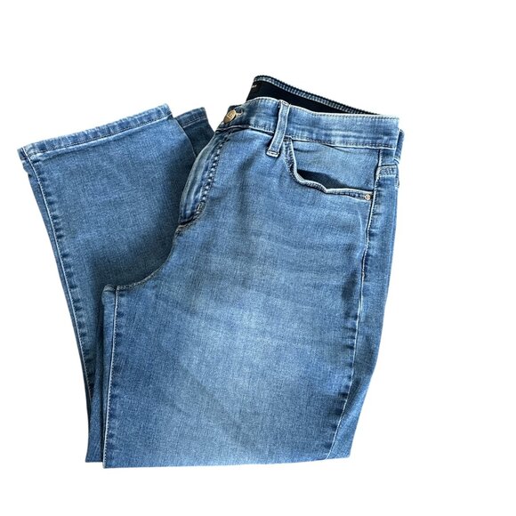 Lee Flex Motion Jean Capris, size 12, mid rise - Picture 3 of 7